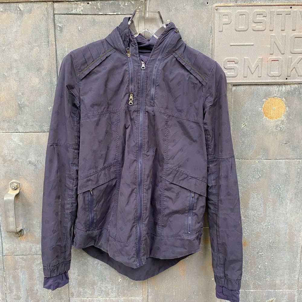 Lululemon Spring Forward Rain Run Jacket Stripe Dot - 12